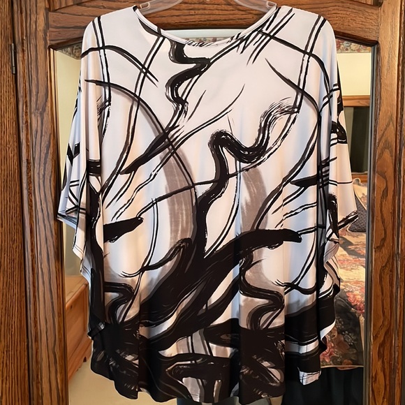 Dressbarn Blouse w/Butterfly Sleeves - Picture 2 of 7